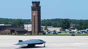 B-2A rollt vor Tower nach Operation Midnight Hammer