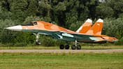 Russischer "Frontbomber" Suchoi Su-34 in rot-braunem Tarnkleid.