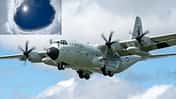 WC-130J Hercules der Hurricane Hunter und Auge des Hurricanes Erin (Montage)