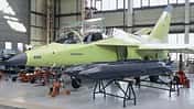 Erste Jakowlew Jak-130M steht fertig in der Fabrik.