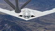 Neue B-21 Raider beim Luftbetankungstest - erste Aufnahmen von oben.