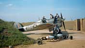 Klarmachen eines Hawker Typhoon Mk.-IB-Einsatzes der 175. Squadron