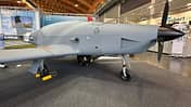Neue deutsche Militär-Drohne Breezer Bussard auf der Aero 2026.