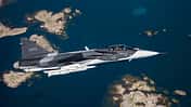 Eine Saab Gripen E im Flug 