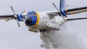 Transall C-160D als Löschflugzeug beim Wasserabwurf