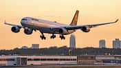 Airbus A340-600 der Lufthansa bei der morgendlichen Landung in Frankfurt.